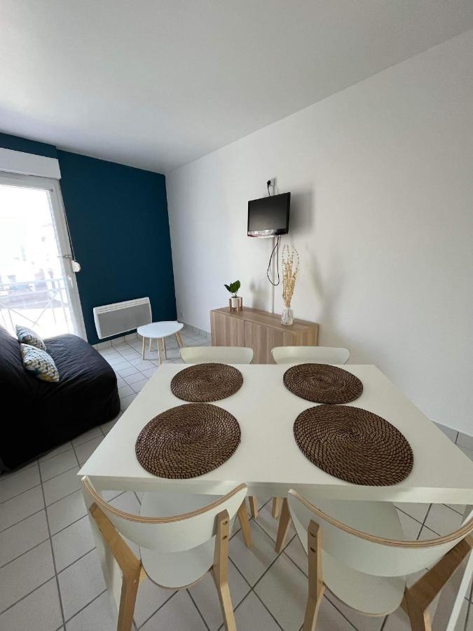 Anselme, F2 Duplex Avec Cour Commune Et Proche De La Mer ,2 Ver-sur-Mer Exterior photo